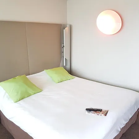 克莱蒙费朗 ～ 伊苏瓦尔钟楼酒店 3* 伊苏瓦尔