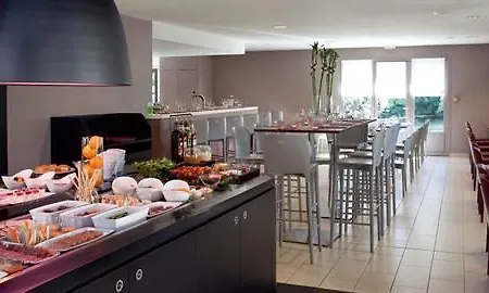 Campanile Clermont-ferrand Sud Отель Иссуар