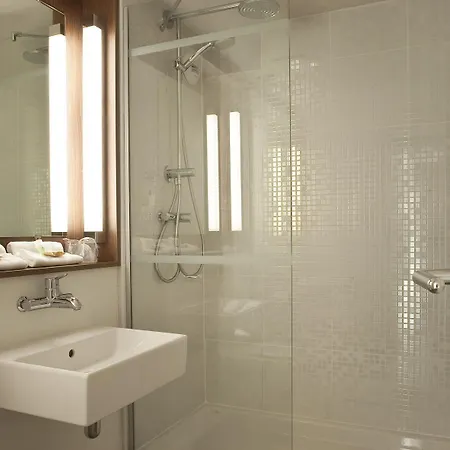 Campanile Clermont-ferrand Sud 3*