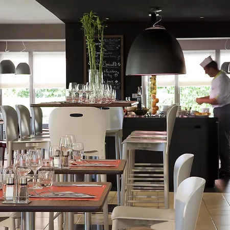 克莱蒙费朗 ～ 伊苏瓦尔钟楼酒店 酒店