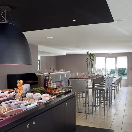 克莱蒙费朗 ～ 伊苏瓦尔钟楼酒店 3*