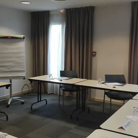 克莱蒙费朗 ～ 伊苏瓦尔钟楼酒店 伊苏瓦尔