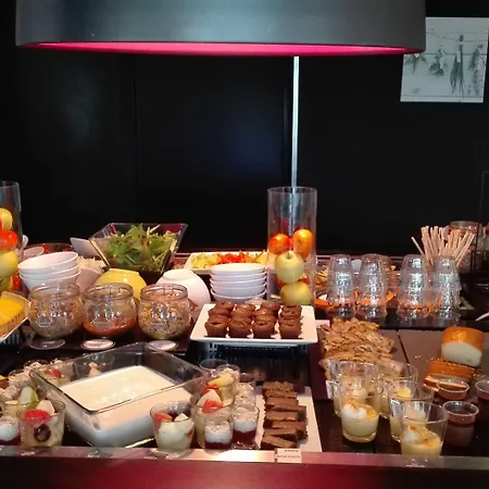 克莱蒙费朗 ～ 伊苏瓦尔钟楼酒店 酒店