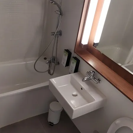 Hotel Campanile Clermont-ferrand Sud 3*