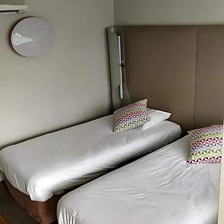 Campanile Clermont-ferrand Sud 3* 이스와